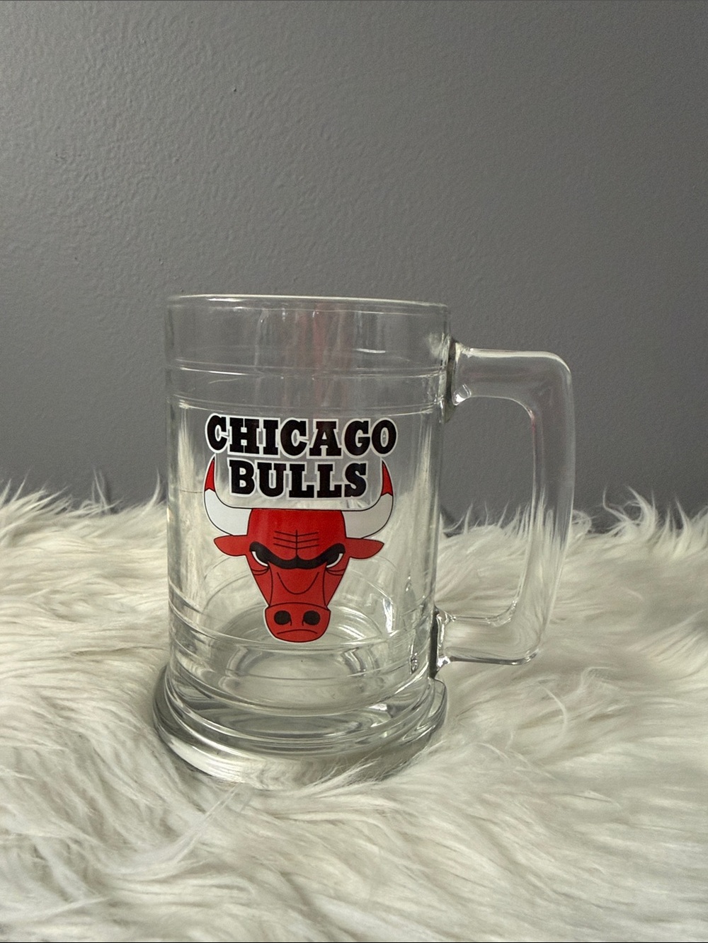Chicago Bulls Glass Beer Mug with Red Logo